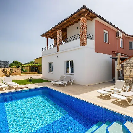 Mit Gym, Privatpool, Bbq * Pula