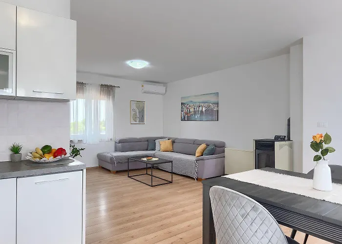 Vikendica Mit Gym, Privatpool, Bbq Pula