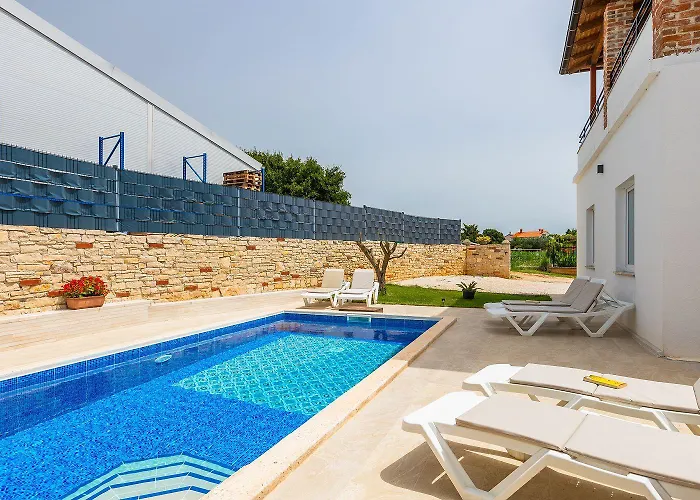 Vikendica Mit Gym, Privatpool, Bbq Pula