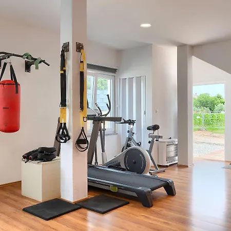 Mit Gym, Privatpool, Bbq Ferienhaus *