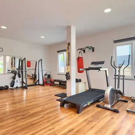 Mit Gym, Privatpool, Bbq