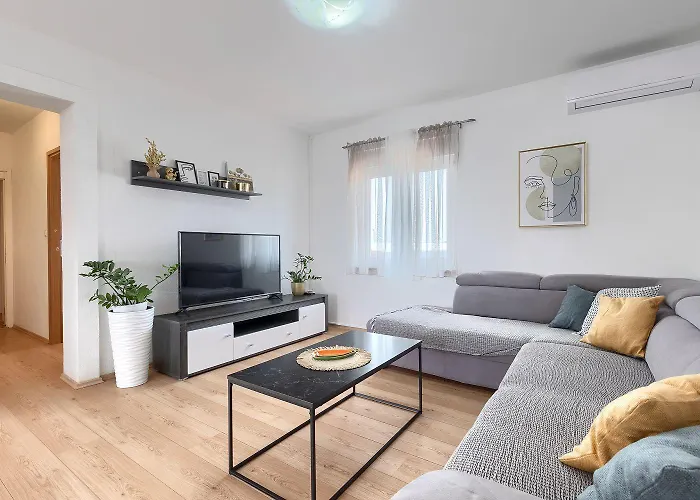 Mit Gym, Privatpool, Bbq Holiday home Pula